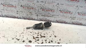 O81443 Gebruikte cilinderslot portier links Volkswagen Golf