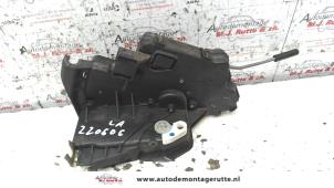 O83274 Gebruikte slotmechaniek portier 4deurs links-achter BMW 3-Serie