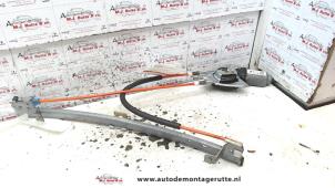 O77718 Gebruikte ruitmechaniek 2deurs links-voor Citroen Saxo