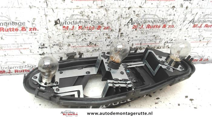 Fitting Achterlicht rechts van een Toyota Aygo (B10) 1.0 12V VVT-i 2007