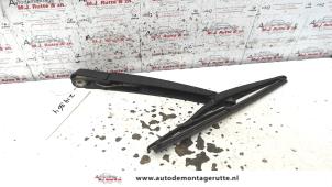 O97661 Gebruikte ruitenwisserarm achter Peugeot 1007
