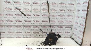 O83649 Gebruikte portierslot mechaniek 4deurs rechts-voor Mazda 5.