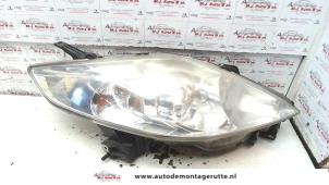 O73777 Gebruikte rechter koplamp Mazda 5.
