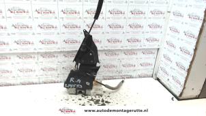 O83889 Gebruikte slotmechaniek portier 4deurs rechts-achter Mercedes B-Klasse