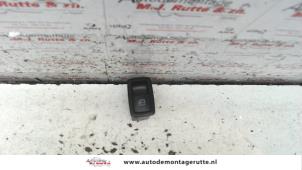 O107181 Gebruikte schakelaar elektrisch raam Mercedes B-Klasse