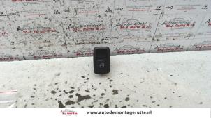 O107183 Gebruikte schakelaar elektrisch raam Mercedes B-Klasse