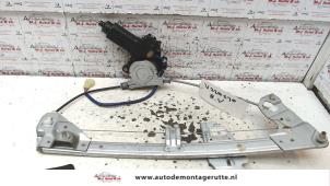 O79181 Gebruikte ruitmechaniek 4deurs rechts-voor Mazda 323F