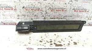 O106443 Gebruikte display interieur Mazda 5.