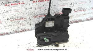 O82982 Gebruikte deurslot mechaniek 4deurs links-voor Fiat Punto Evo