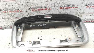 O104231 Gebruikte schakelaar paniekverlichting Fiat Punto Evo