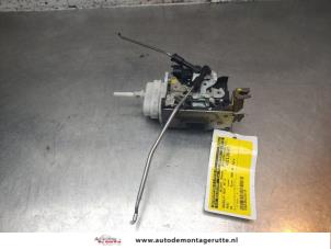 O82806 Gebruikte portierslot mechaniek 4deurs links-voor Audi A4