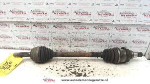 O111372 Gebruikte cardanas links-voor (vwa) Daihatsu Young RV
