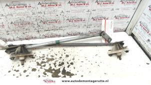 O118291 Gebruikte ruitenwis mechaniek Daihatsu Cuore