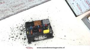 O119489 Gebruikte zekeringkast Peugeot 207