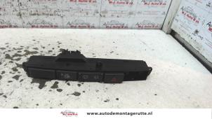 O104264 Gebruikte schakelaar paniekverlichting Chrysler Voyager