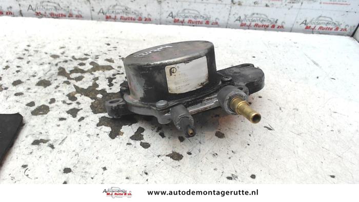 Vacuumpomp (Diesel) van een Opel Astra H SW (L35) 1.7 CDTi 16V 2009