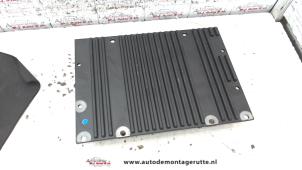 O110172 Gebruikte radio versterker Volvo V50