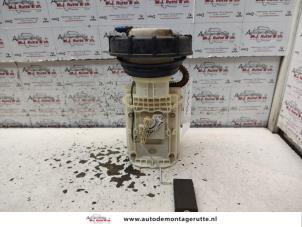 O134125 Gebruikte brandstofpomp elektrisch Volkswagen Beetle