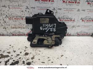 O134145 Gebruikte slotmechaniek portier 2deurs links Volkswagen Beetle