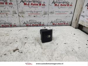 O134300 Gebruikte schakelaar centr. deurvergrendeling Peugeot 207