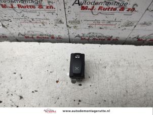 O134412 Gebruikte schakelaar (diversen) Renault Megane