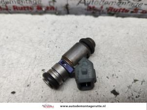 O134668 Gebruikte injector (benzine injectie) Seat Arosa