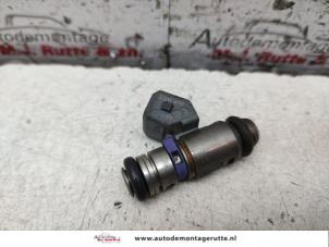 Gebruikte Injector (benzine injectie) Seat Arosa (6H1) 1.4i 16V Prijs op aanvraag aangeboden door Autodemontage M.J. Rutte B.V.