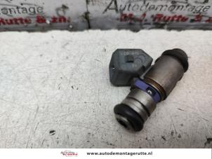 O134670 Gebruikte injector (benzine injectie) Seat Arosa
