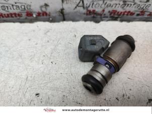 Gebruikte Injector (benzine injectie) Seat Arosa (6H1) 1.4i 16V Prijs op aanvraag aangeboden door Autodemontage M.J. Rutte B.V.