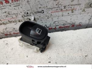 O134688 Gebruikte ruit schakelaar elektrisch Mercedes CLK