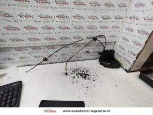 O134691 Gebruikte portierslot mechaniek 2deurs rechts Mercedes CLK