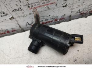 O134724 Gebruikte ruitensproeierpomp voor Suzuki Alto