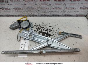 O134861 Gebruikte ruitmechaniek 4deurs rechts-voor Suzuki Ignis