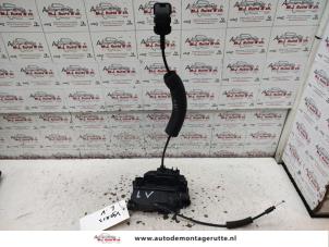 O134905 Gebruikte slotmechaniek portier 4deurs links-voor Renault Megane