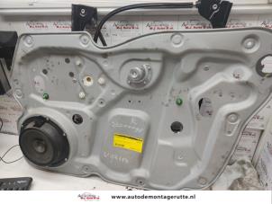 O134992 Gebruikte raammechaniek 2deurs rechts-voor Volkswagen Caddy