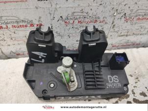 O135081 Gebruikte slotmechaniek portier 4deurs links-achter Opel Zafira