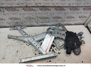 O135089 Gebruikte ruitmechaniek 4deurs links-voor Opel Corsa