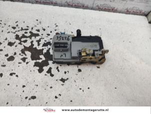 O135147 Gebruikte deurslot mechaniek 2deurs links Peugeot Partner