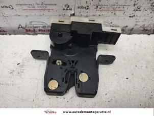 O135181 Gebruikte slotmechaniek achterklep Renault Laguna