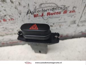 O135235 Gebruikte schakelaar paniekverlichting Hyundai I10