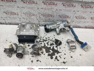 Gebruikte Contactslot + computer Hyundai i10 (F5) 1.2i 16V Prijs op aanvraag aangeboden door Autodemontage M.J. Rutte B.V.