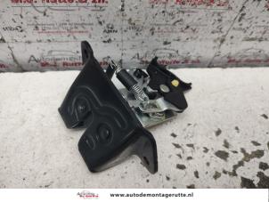 O135249 Gebruikte slotmechaniek achterklep Hyundai I10