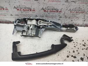 O135268 Gebruikte portiergreep 2deurs rechts Citroen Berlingo