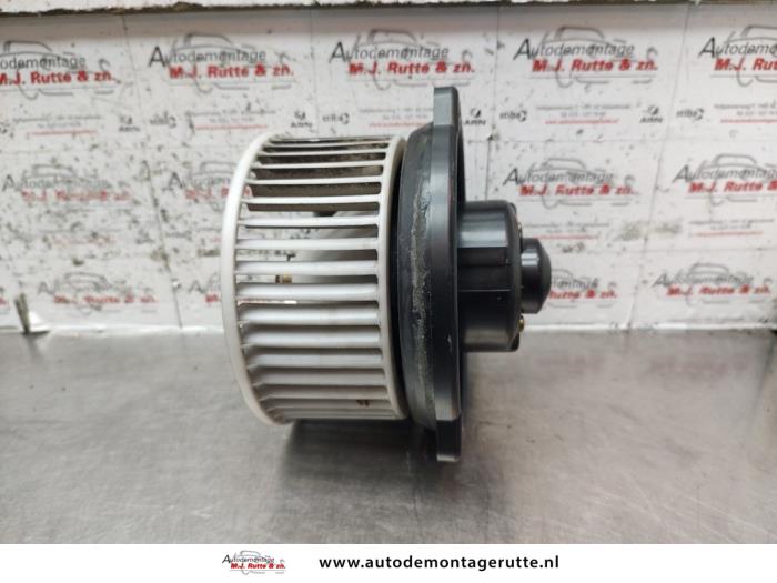 Kachel Ventilatiemotor van een Honda Civic (EJ/EK) 1.4iS 16V 1999