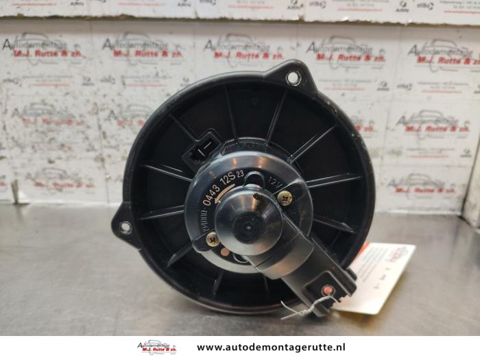 Kachel Ventilatiemotor van een Honda Civic (EJ/EK) 1.4iS 16V 1999