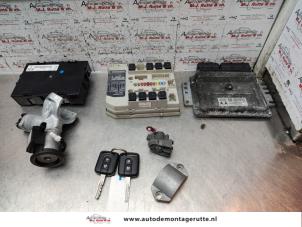 O135617 Gebruikte contactslot + computer Nissan Micra
