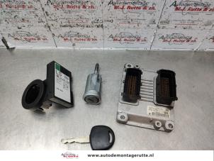 O135696 Gebruikte kontaktslot+sleutel Opel Agila