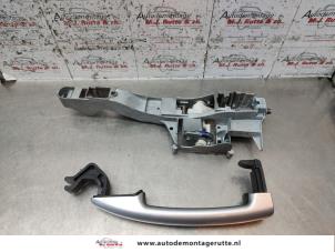 O135895 Gebruikte deurgreep 4deurs rechts-voor Peugeot 207