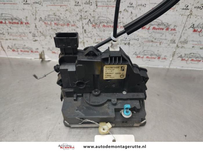 Gebruikte Deurslot Mechaniek 4Deurs rechts-voor Fiat Punto Grande O135931