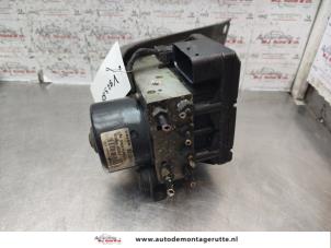 O136100 Gebruikte abs pomp Volvo XC70